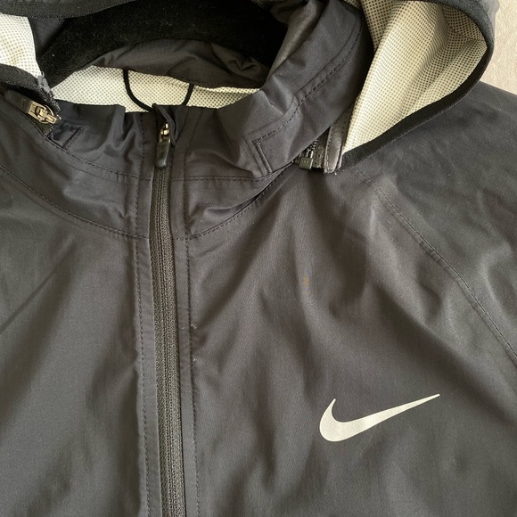 Nike Shield Rain/Windbreaker Jacket - Picture 5 of 5
